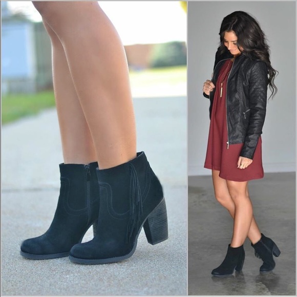 NIB Black Cascading Fringe Stacked Heel Bootie - Picture 2 of 6